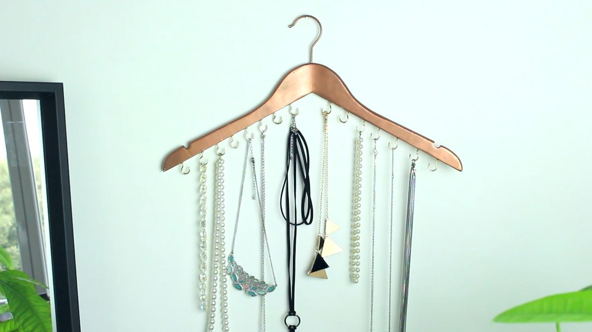 Wood-Hanger-Jewelry-organizer