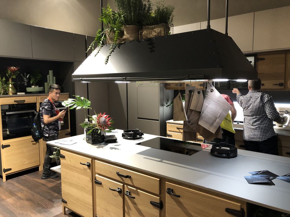 Kitchen Island With Built In Stove   Oversized Kitchen Hood Over The Stoove 