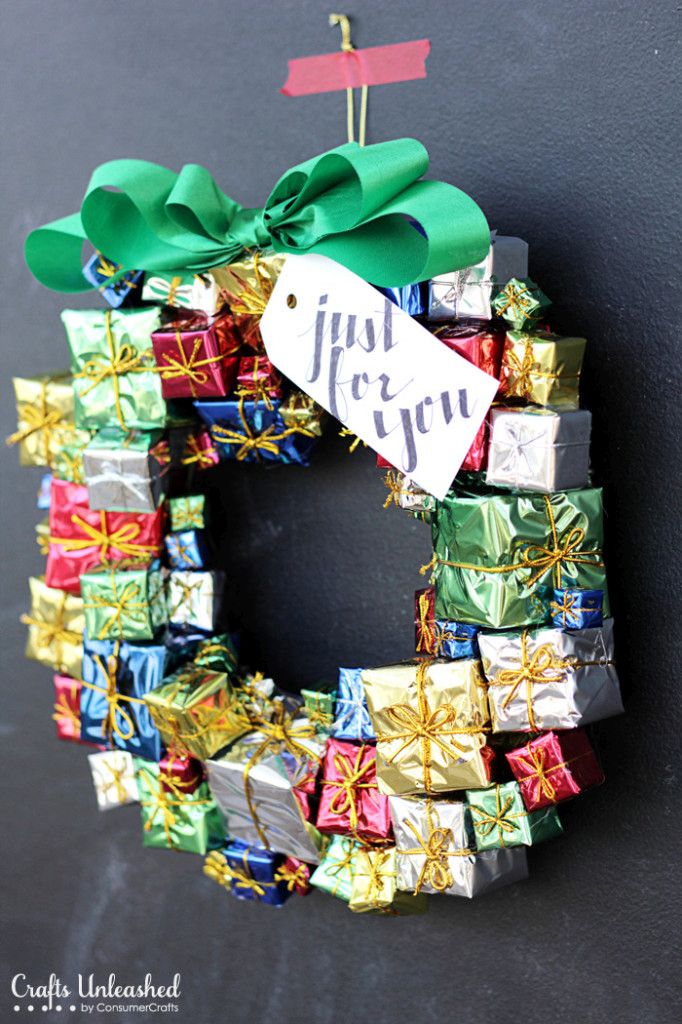 DIY Gift Box Christmas Wreath