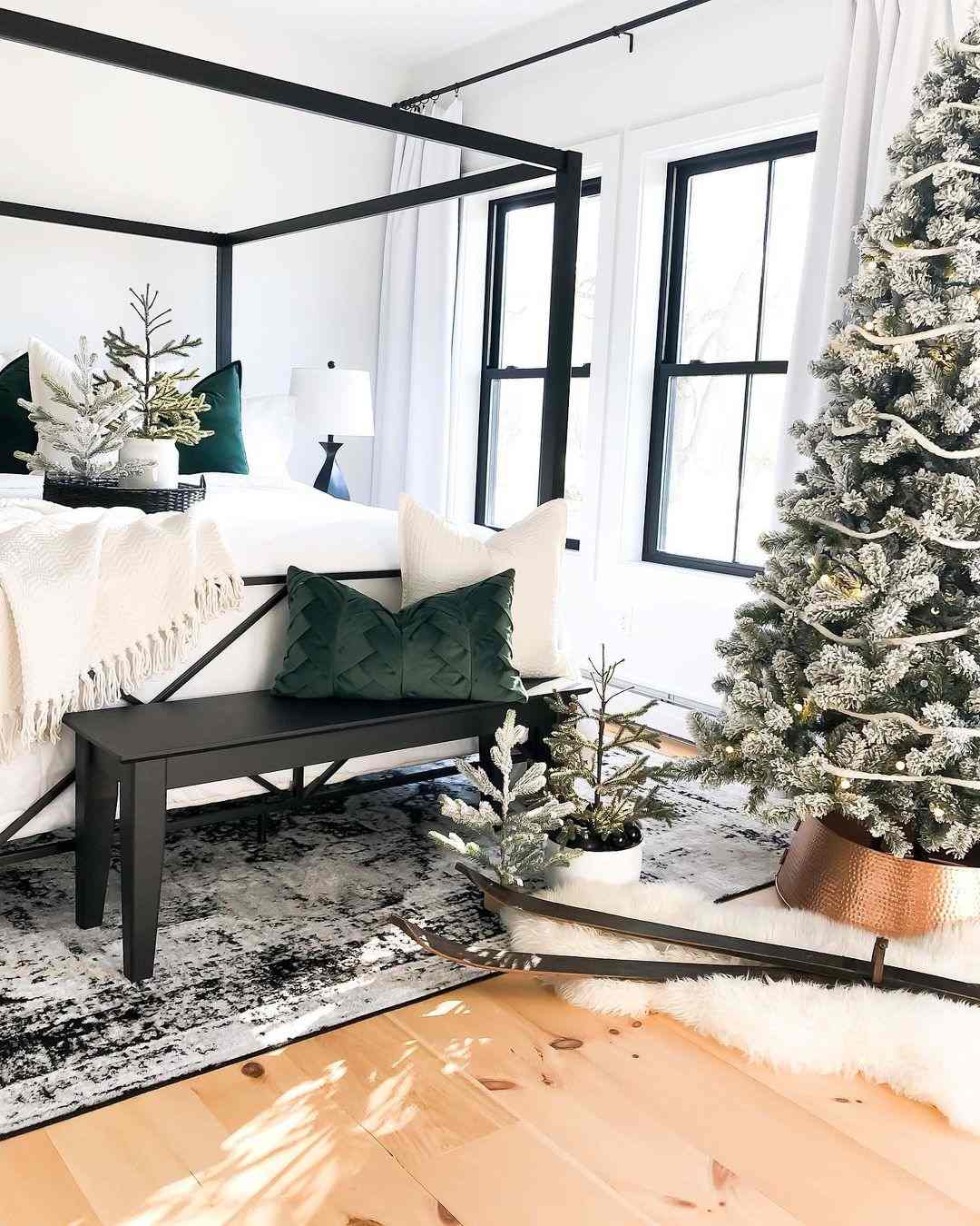 40 Black and White Christmas Decor Ideas, How to Decorate With Black and  White for the Holidays