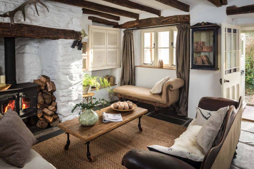 Charming English cottage offers a fairytale getaway interior