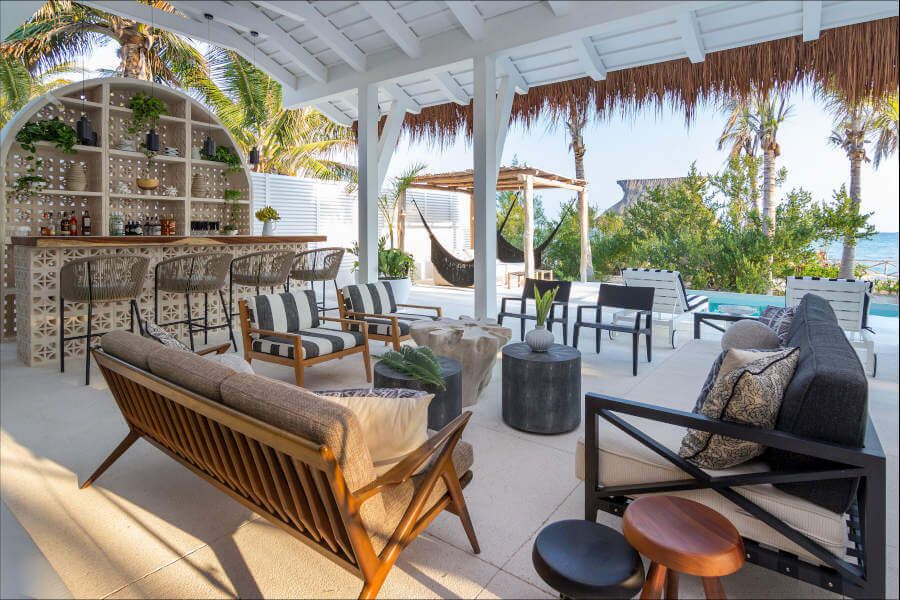 A patio can be a tropical paradise.