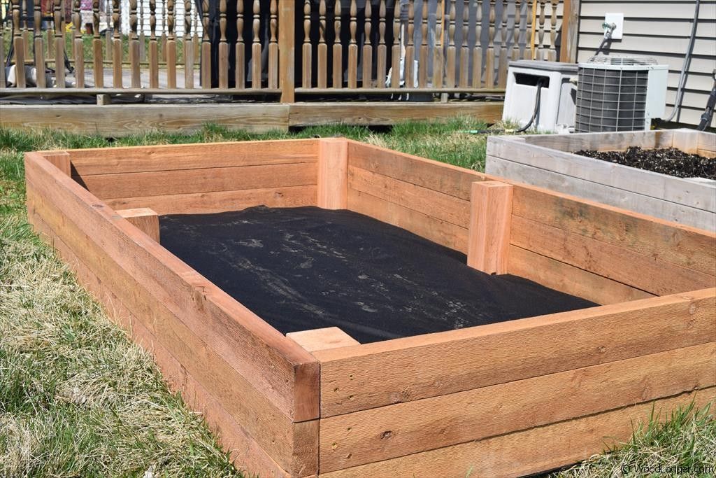 Geometric raised wood bed