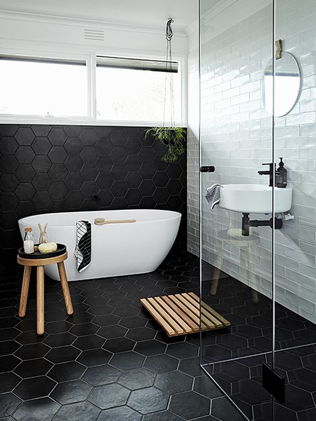 black and white bathroom decor ideas