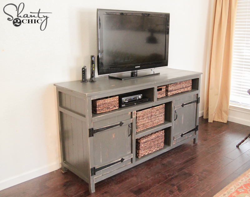 Galvanized pipes TV stand