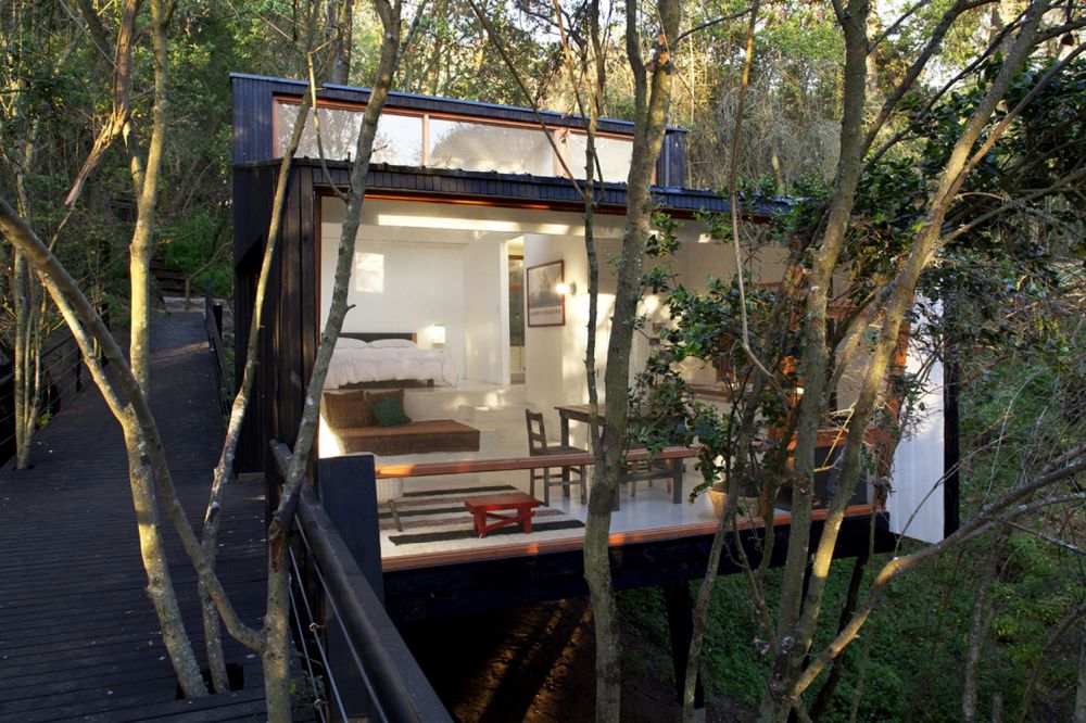 Tall and small micro house by architect Ana Rocha