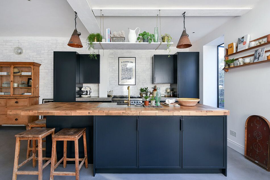 Minimalist yellow kitchen decor