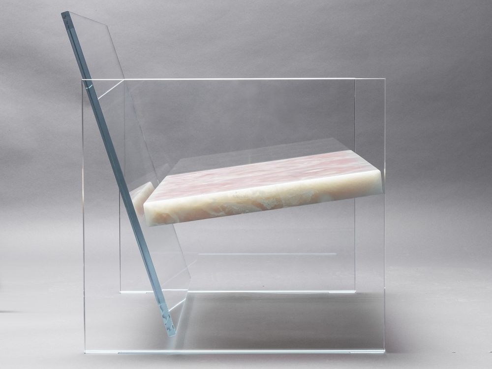 Onyx fragile glass armchair