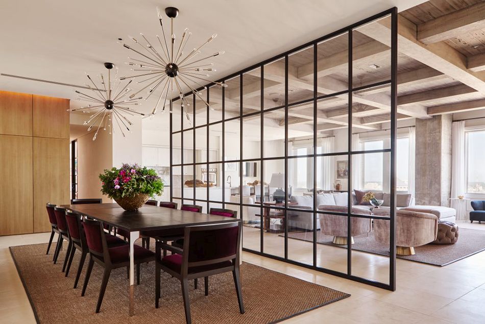 Dining room desigh with brass accents