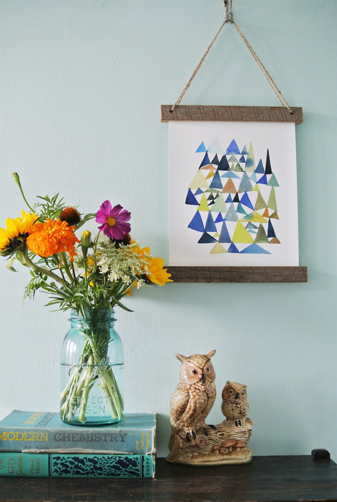 DIY Wood Slat Hanging Frame to Liven Up Your Wall