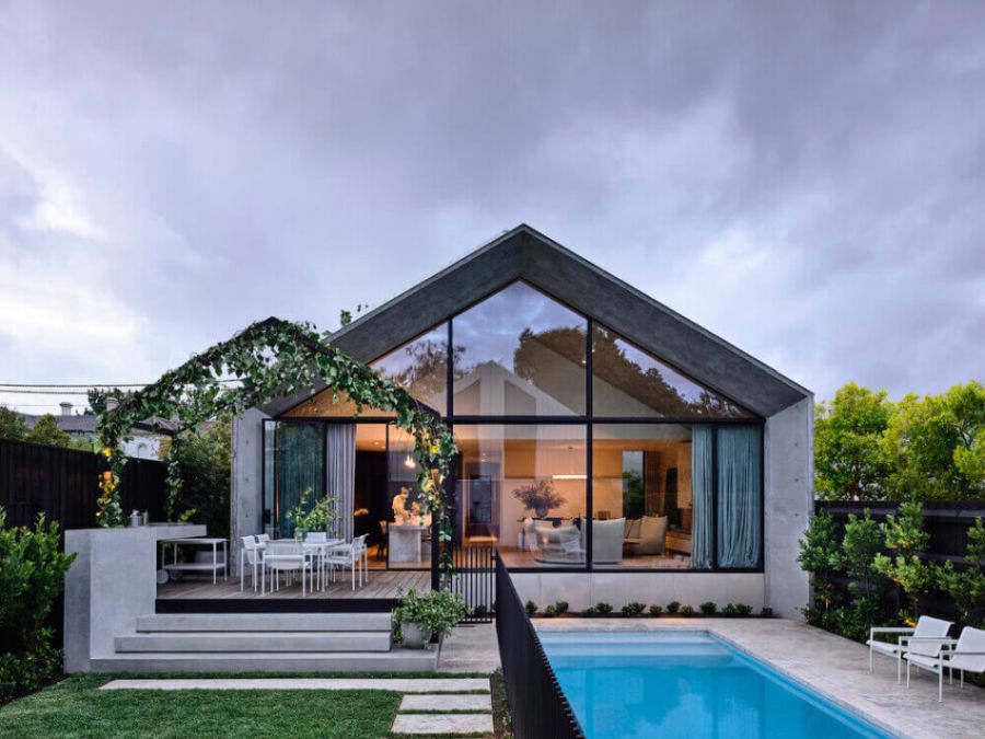 A minimalist pool house on Shelter Island