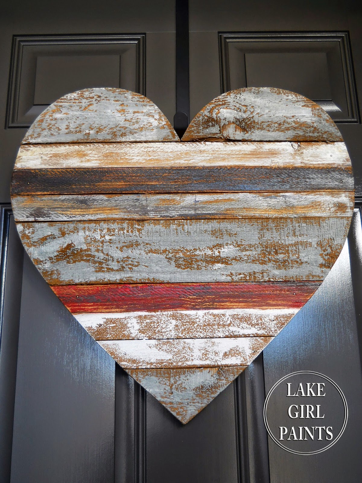 Pallet wood and sticks Valentines Heart diy  Valentine wood crafts, Wooden  hearts crafts, Pallet heart