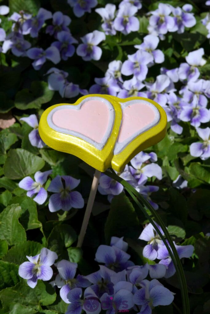 Cute heart-shaped decorations for the garden