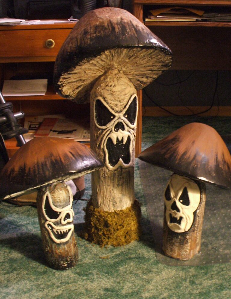 30+ Creepy Outdoor Halloween Ideas to Turn Your Home Into a Nightmare