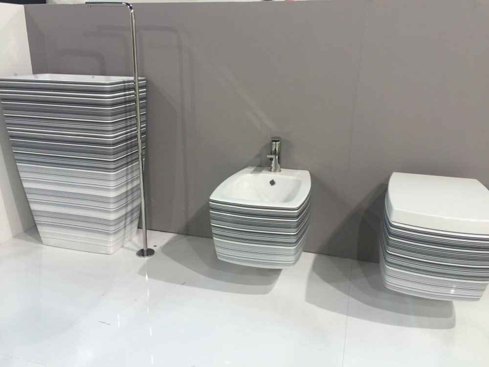 Modern toilet set for cool bathrooms