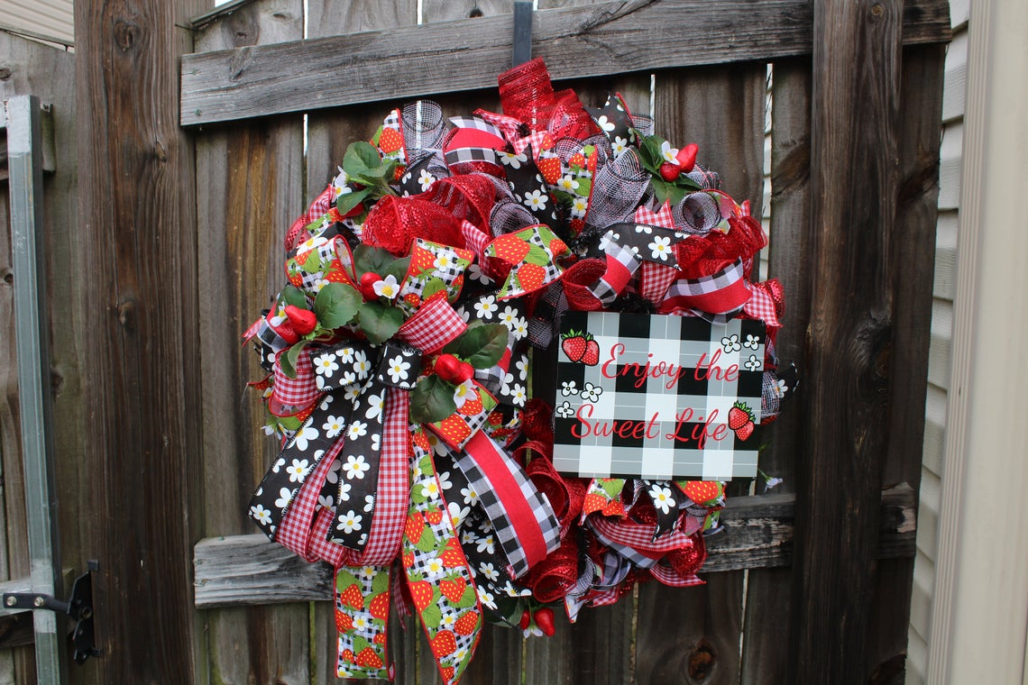 Deco Mesh Christmas Wreath - Upright and Caffeinated