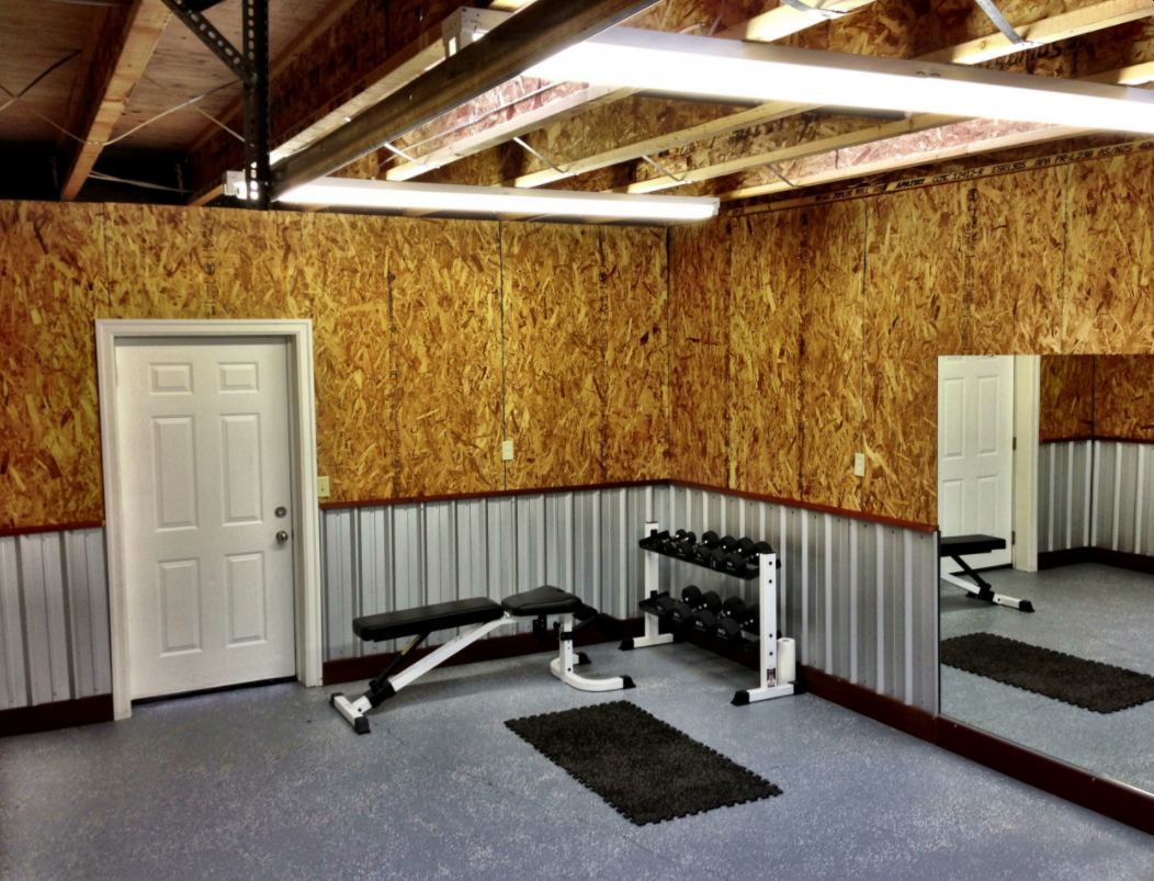 Simple garage gym design