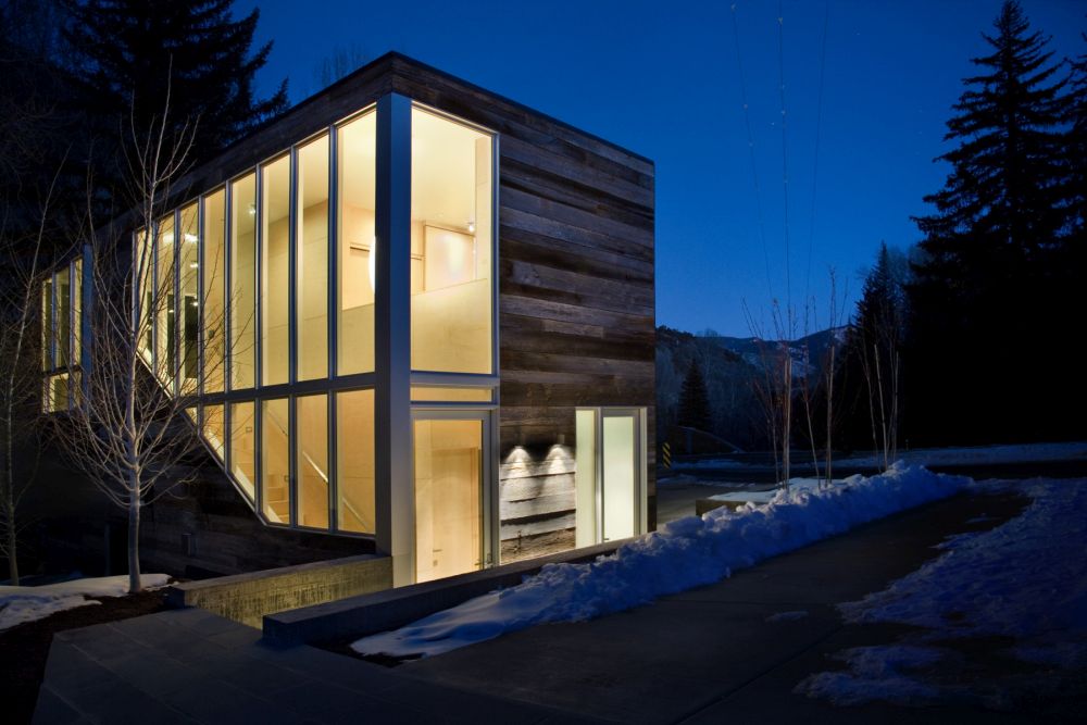 Mountain Modern Architecture Driveway and Garage