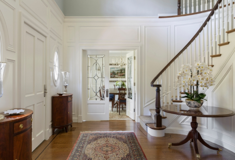 Traditional Foyer Decor 