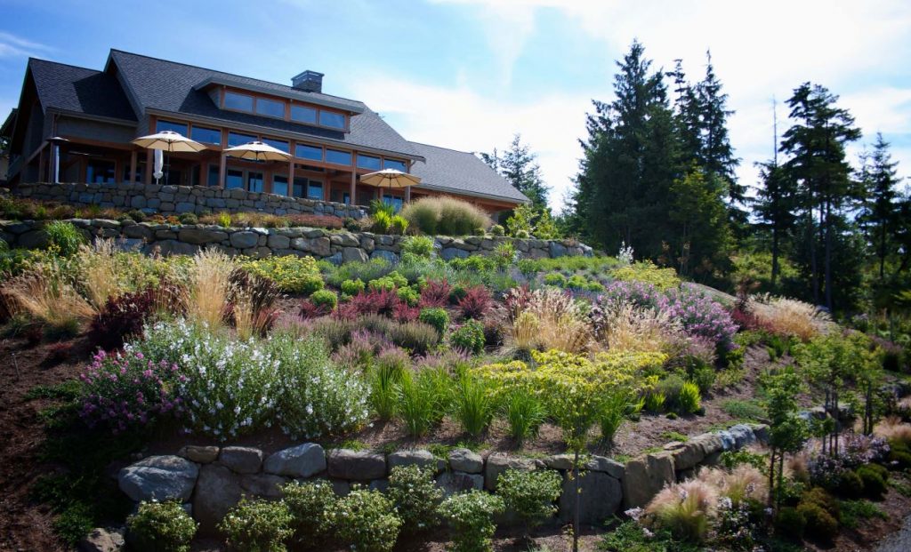 Hillside Landscaping Great Ideas That Will Transform Your Front Yard hillside-landscaping-great-ideas-that-will-transform-your-front-yard