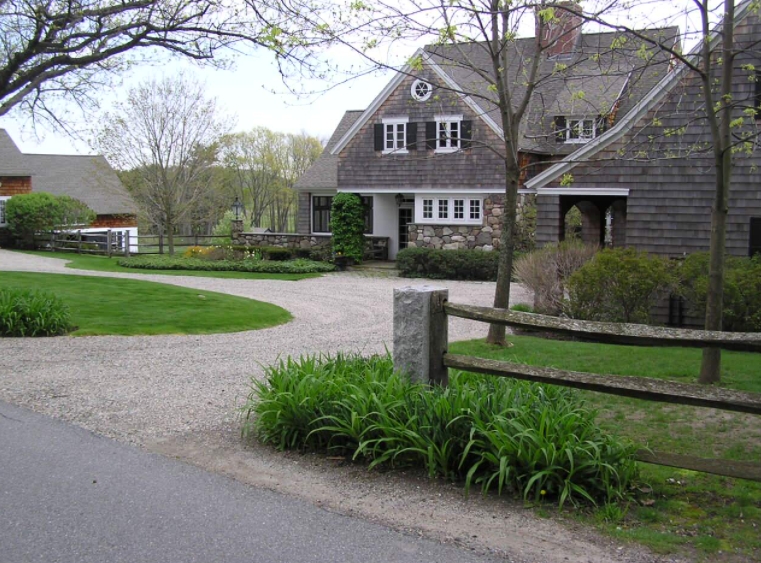 Private Residences Country French driveway gravel