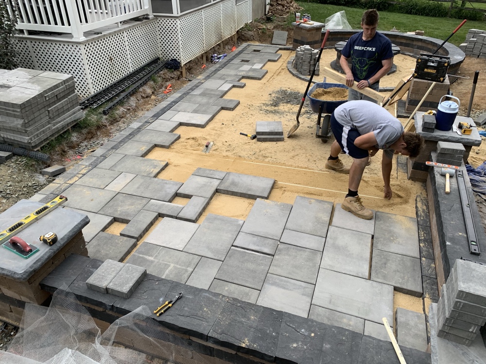 Fire pit with pavers