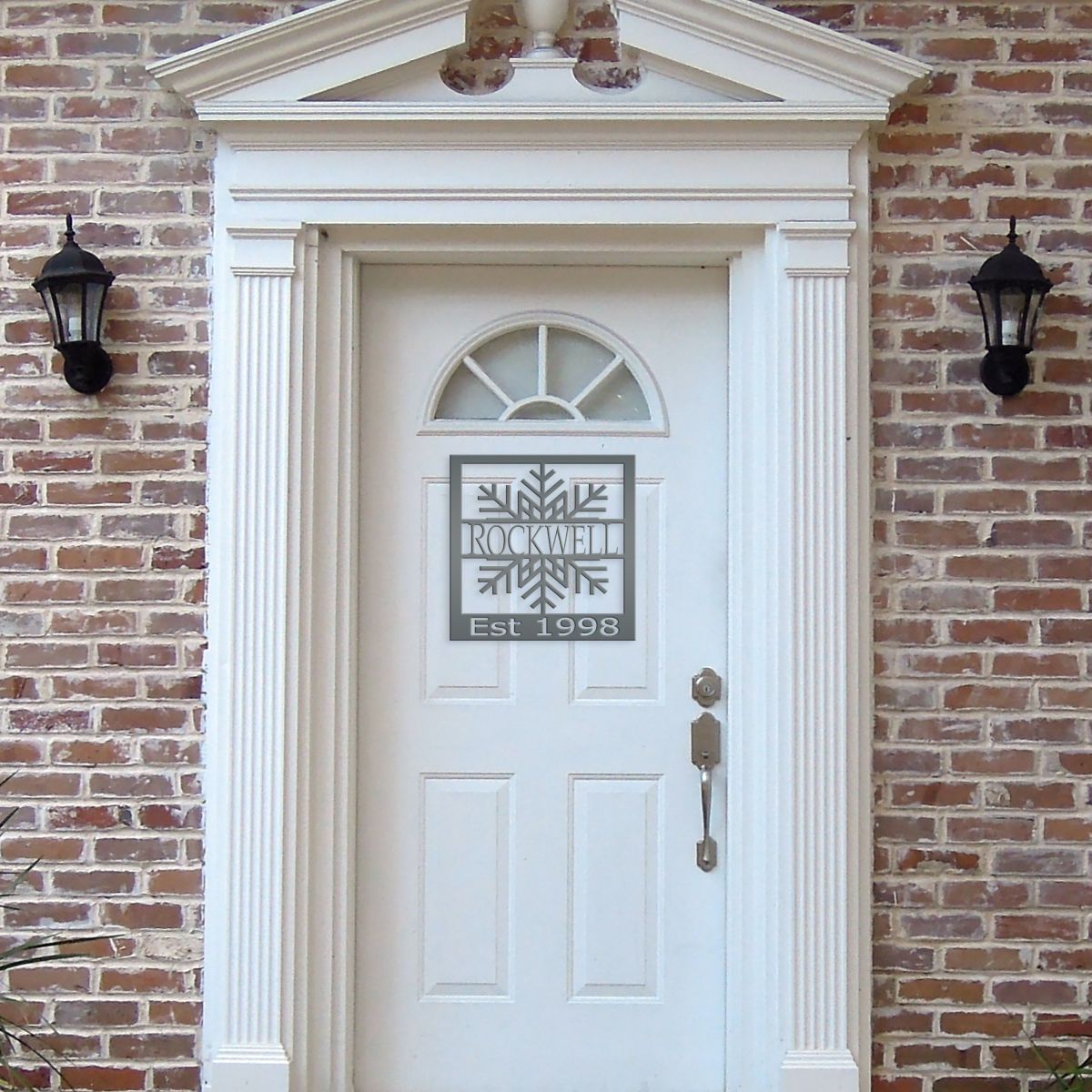 Seasonal address sign