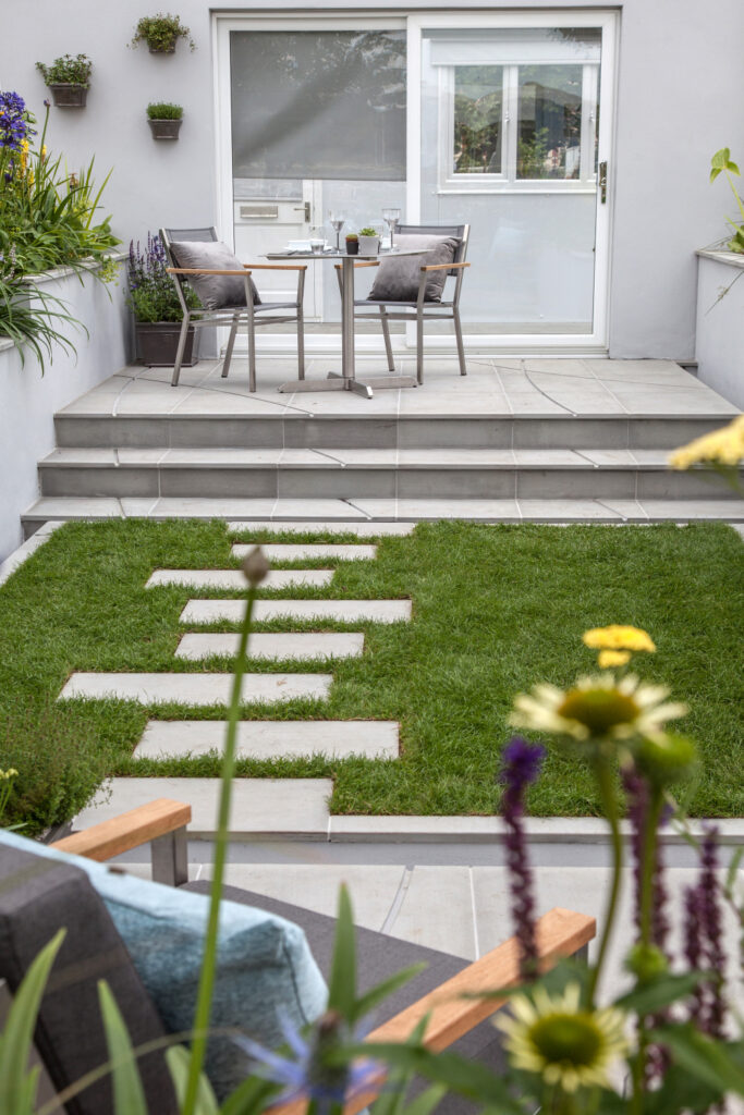 Tiling Outdoors: A guide to choosing outdoor patio tiles