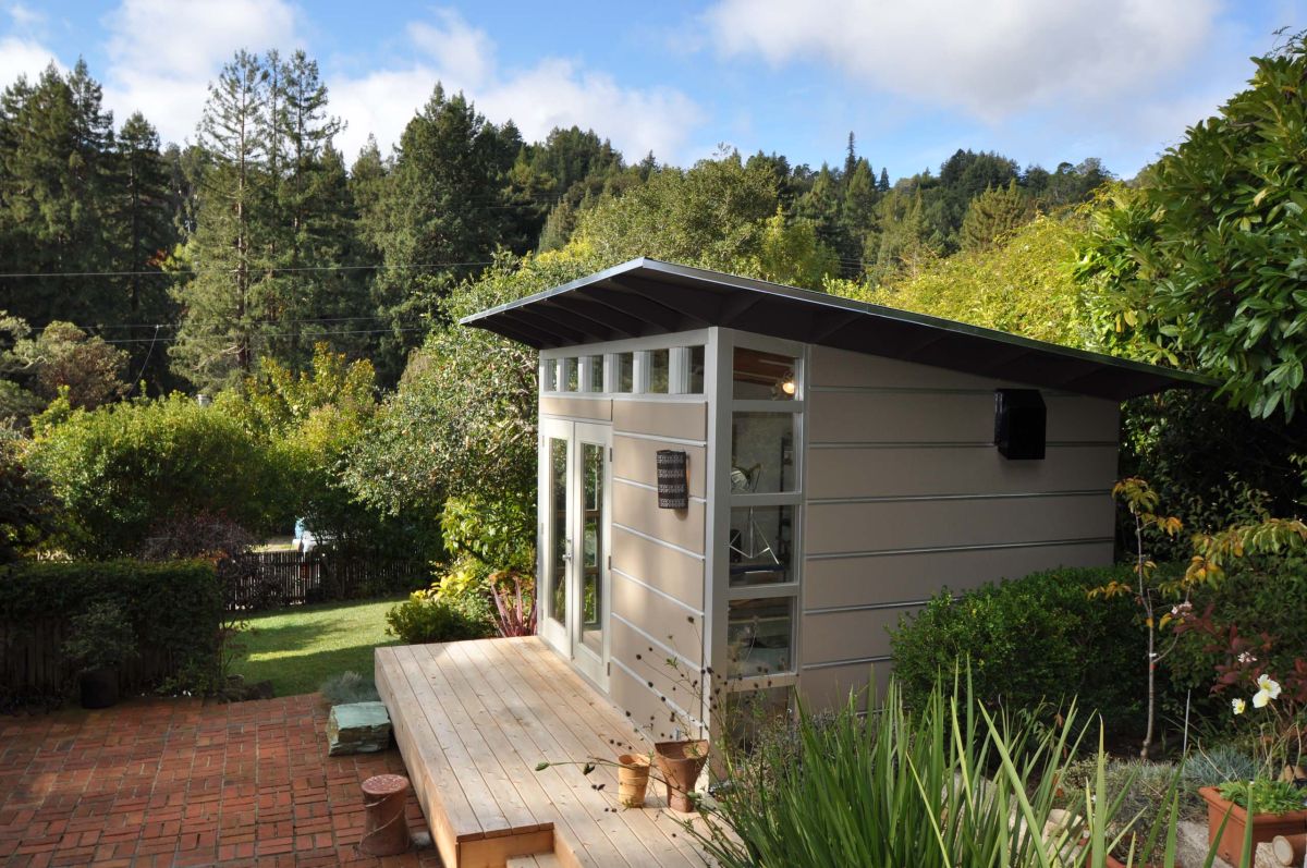 Small Studio Shed with a Shed Roof