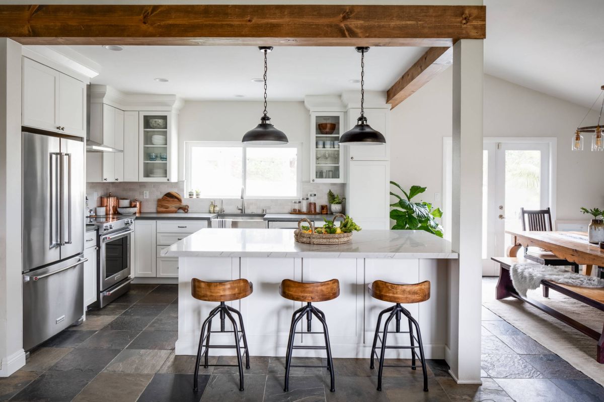 Transitional Kitchen With Slate Flooring 