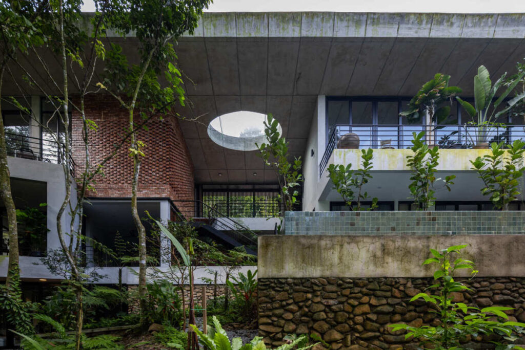 Rainforest Residence Blends Concrete with Nature
