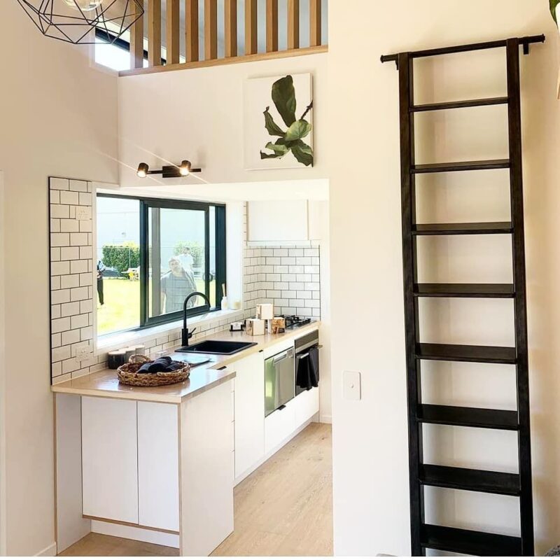 20 Tiny House Kitchen Layouts With Strong Function and Style