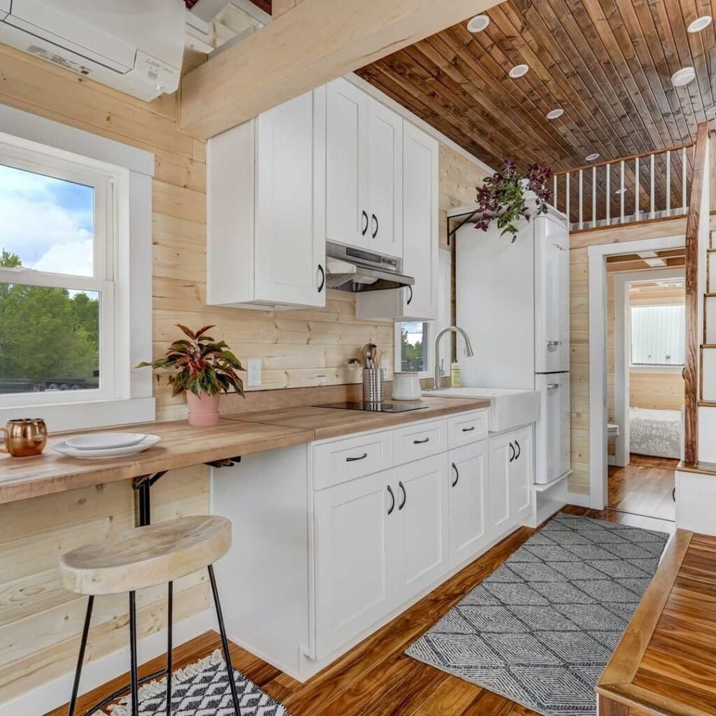 20 Tiny House Kitchen Layouts With Strong Function and Style