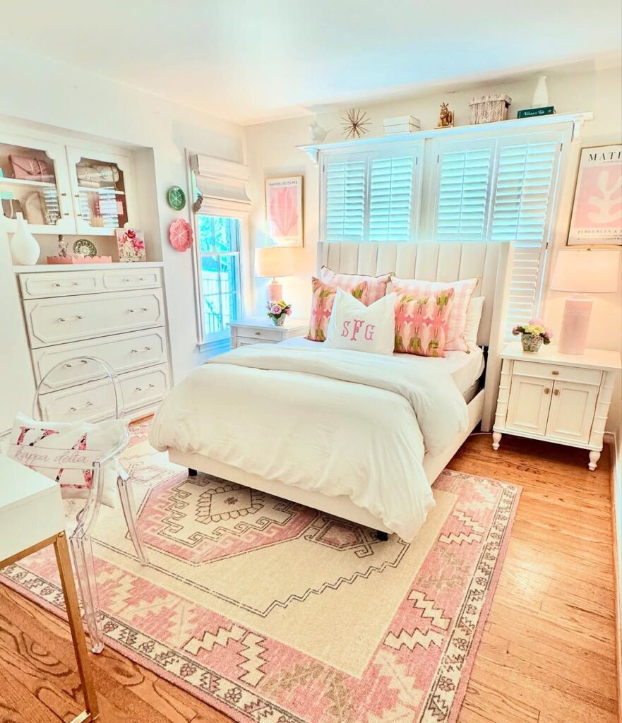 25 Women Bedroom Decor Ideas for 2026 Worth Copying This Year