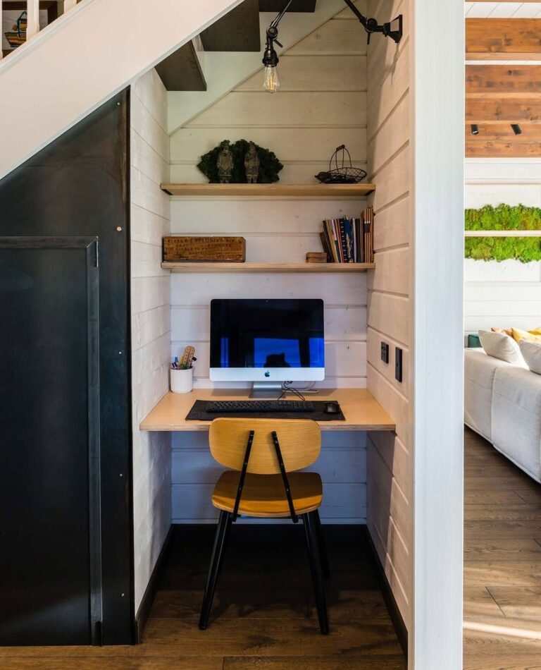 30 Desk Setup Ideas for 2026 That Make Your Workspace More Inspiring ...