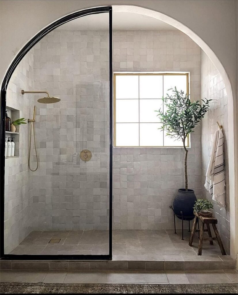 25 Black Frame Shower Ideas to Add Architectural Edge to Your Bathroom ...