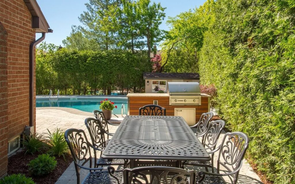 20 Outdoor Dining Table Ideas That Turn Summer Nights Into Family ...