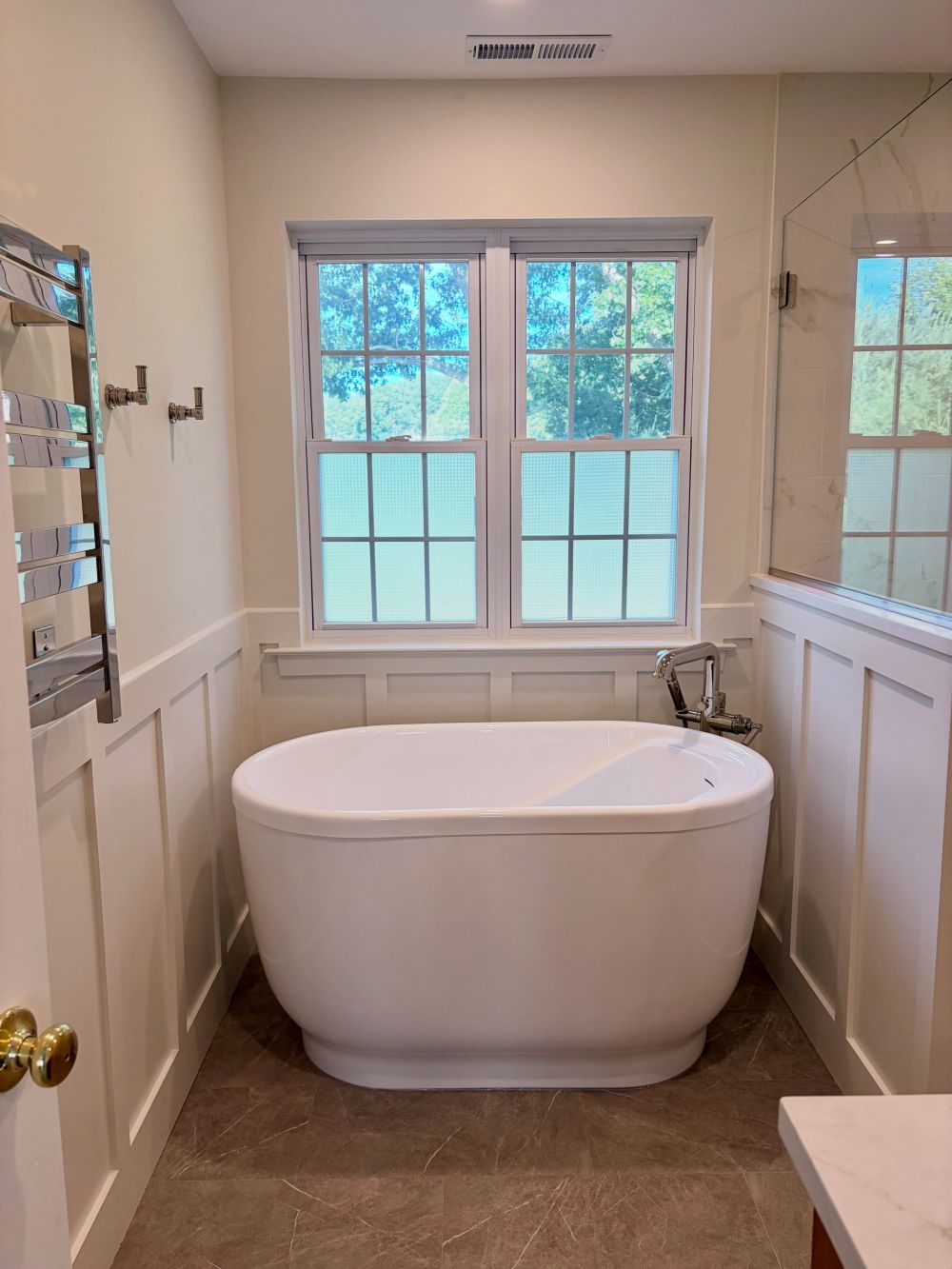 Freestanding Tub Uses the Same End of the Room