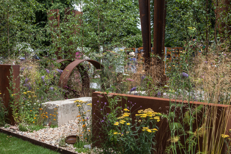 A Thin Metal Edge Keeps the Loose Planting Contained