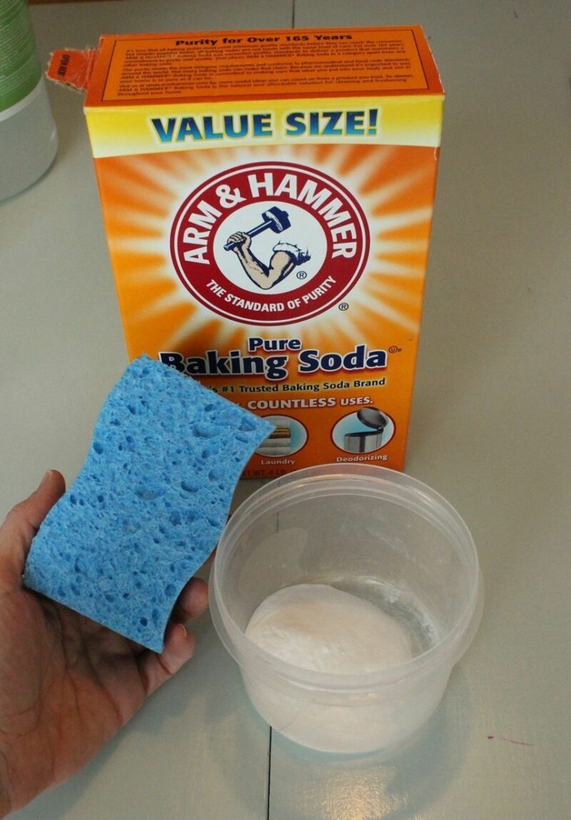 Baking soda and water for kitchen