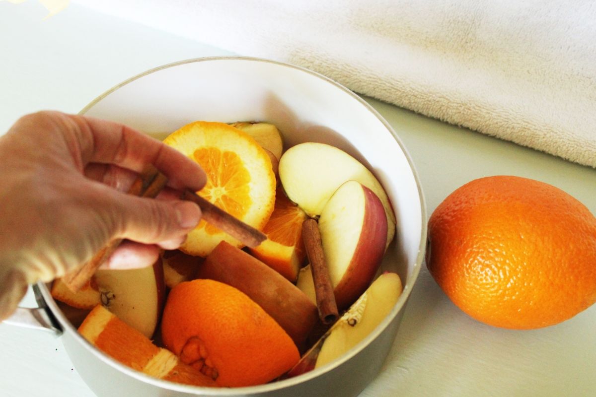 Cinnamon Connects the Fruit With the Scent of Fall Baking