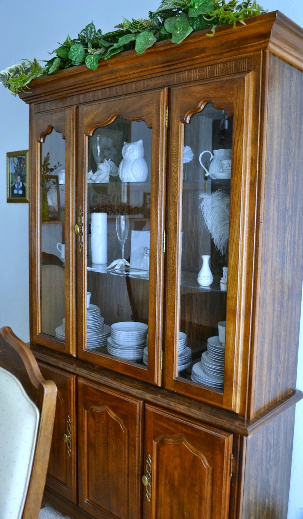 Dark Finish Surrounded the Glass Display