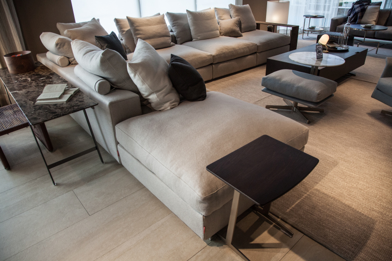 Dark Tables Give Pale Modular Seating Definition