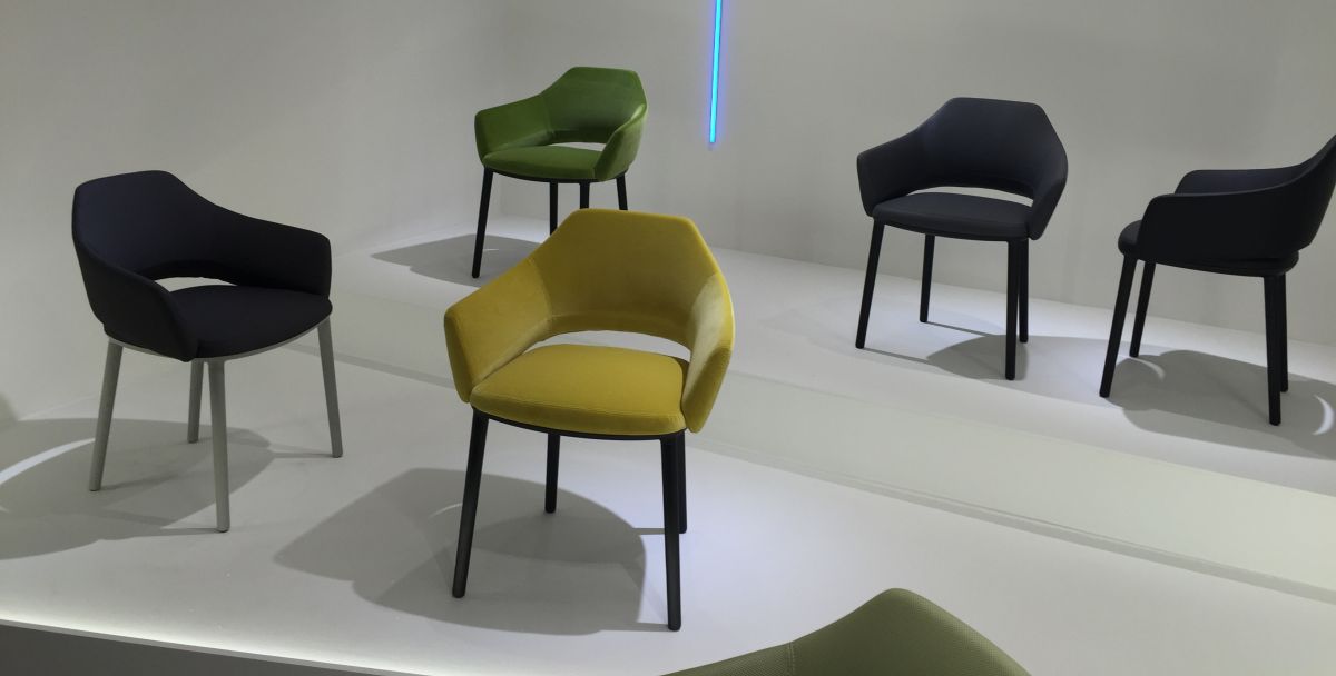Dining Chairs with all 4 legs