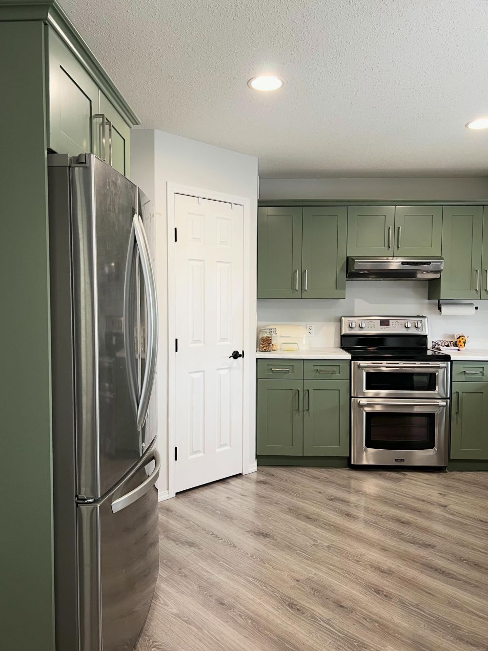 Existing Stainless Steel Appliances Stayed in Place