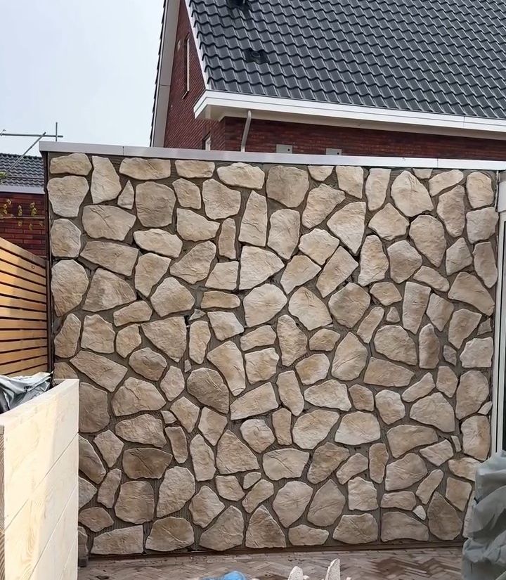 Irregular Stones Replaced the Horizontal Wood Pattern