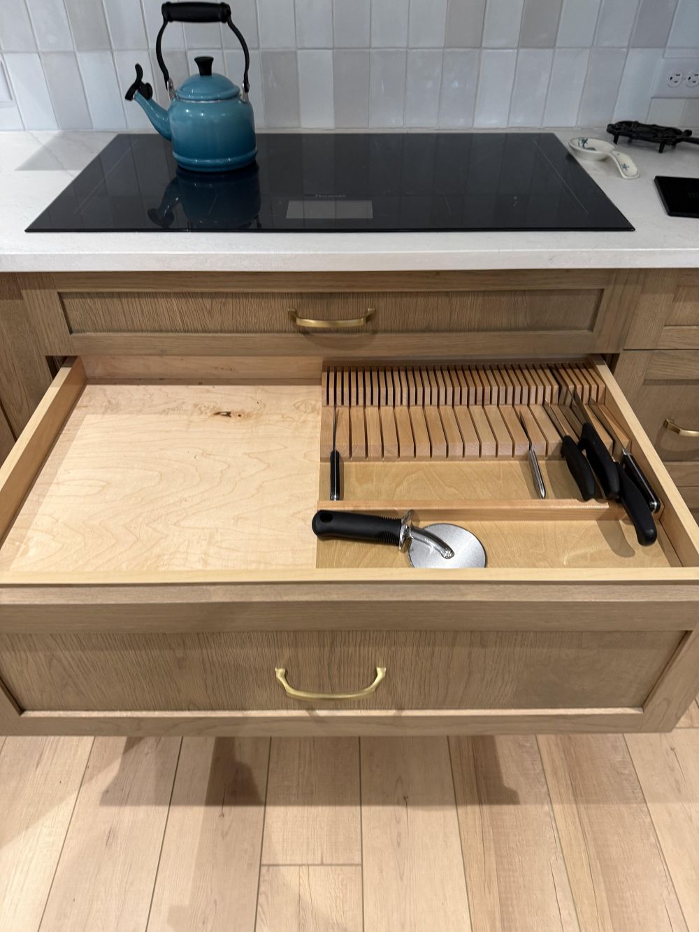 Knife storage has its own wooden insert