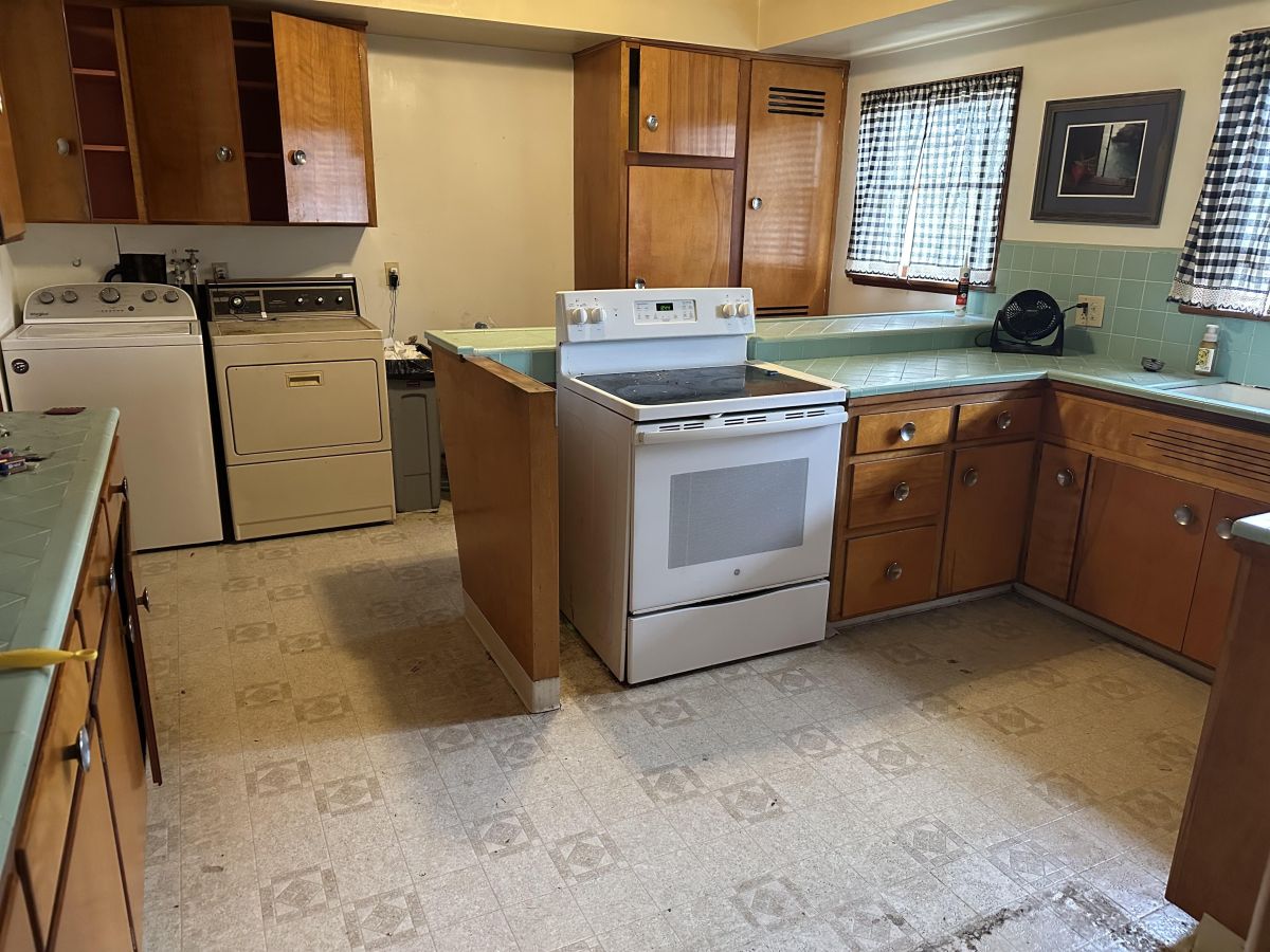 Laundry Shared Space With the Kitchen