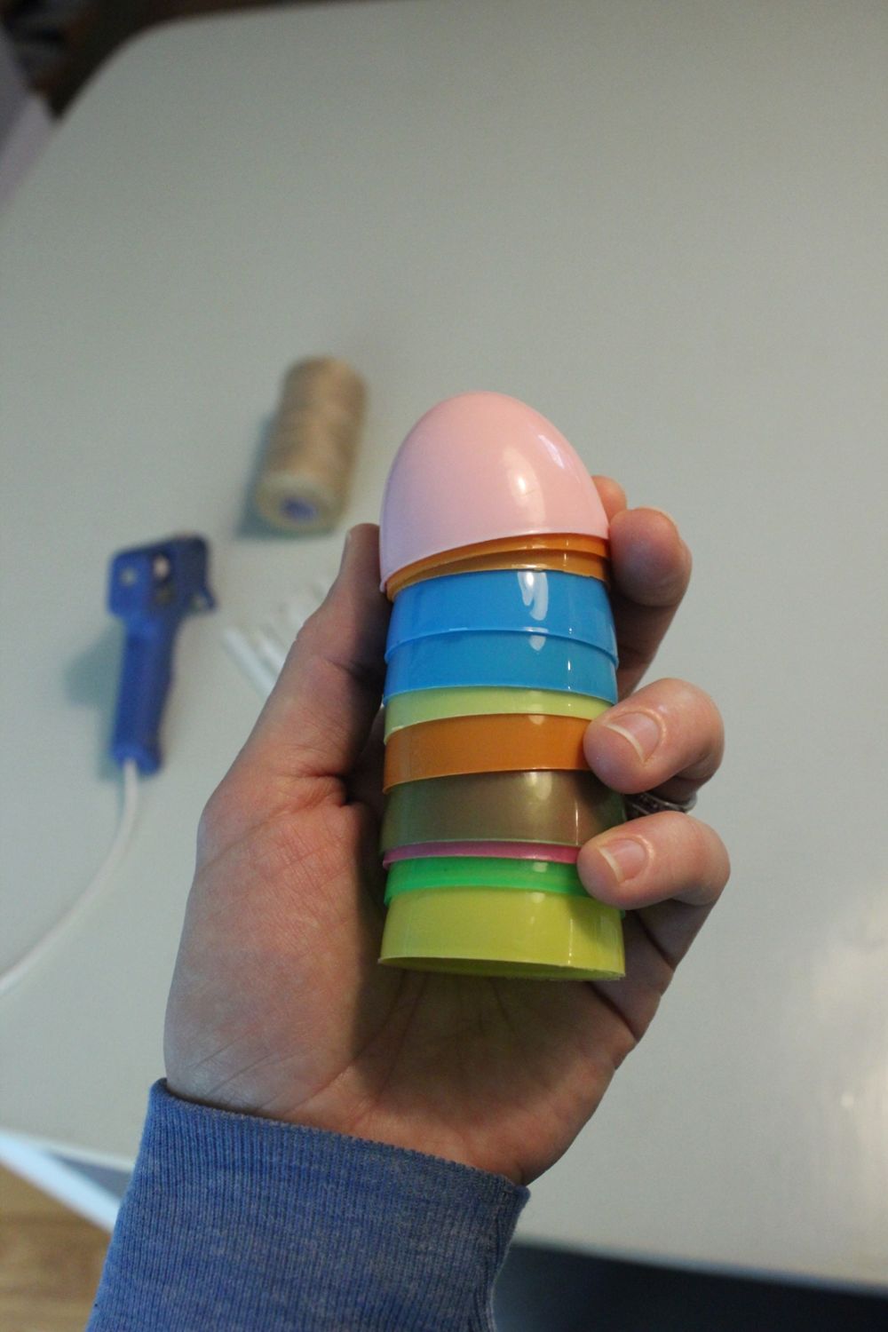 Match the plastic eggs from easter