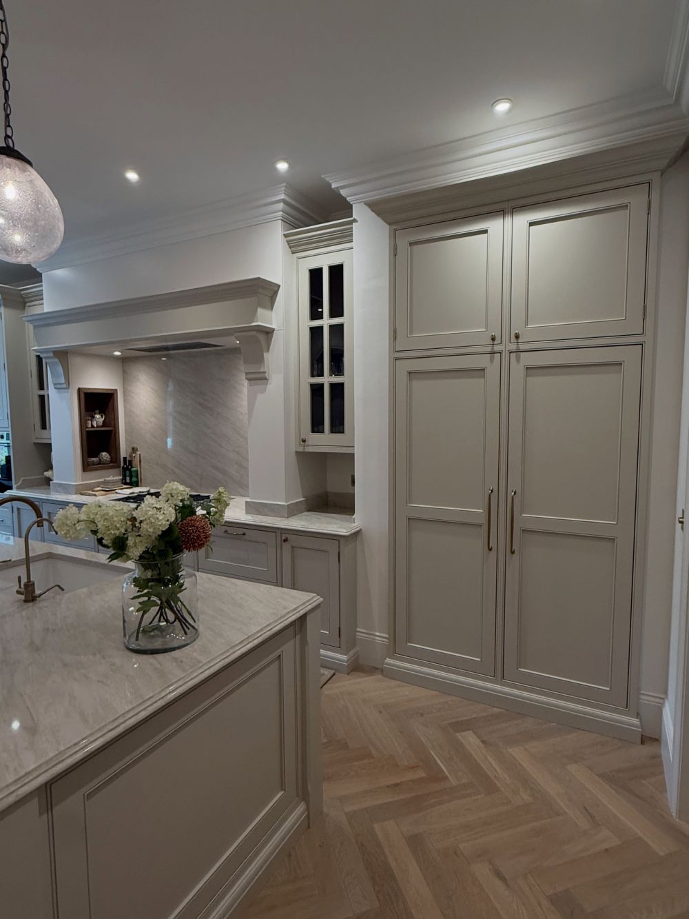 Matching Panels Bring the Fridge and Freezer Into the Room
